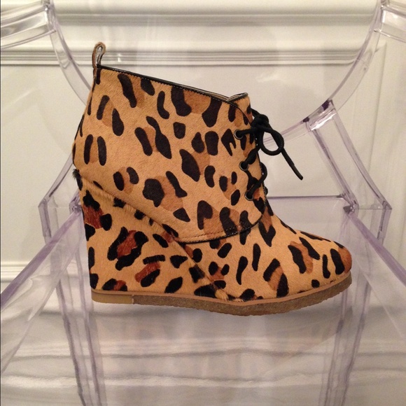 Shoemint "Jolly" leopard lace up wedge bootie - Picture 3 of 4